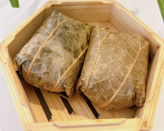 D07. Minced Chicken in Lotus Leaf Wrap 糯米鸡